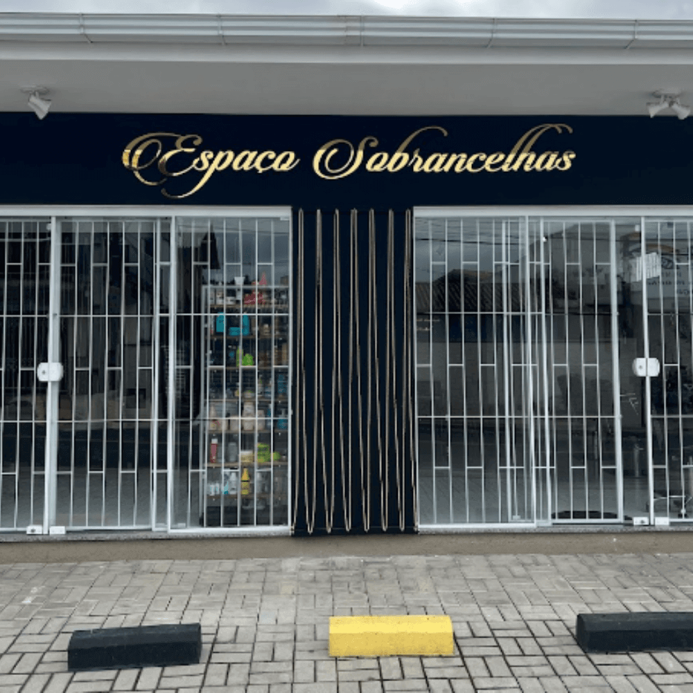 espaço sobrancelhas